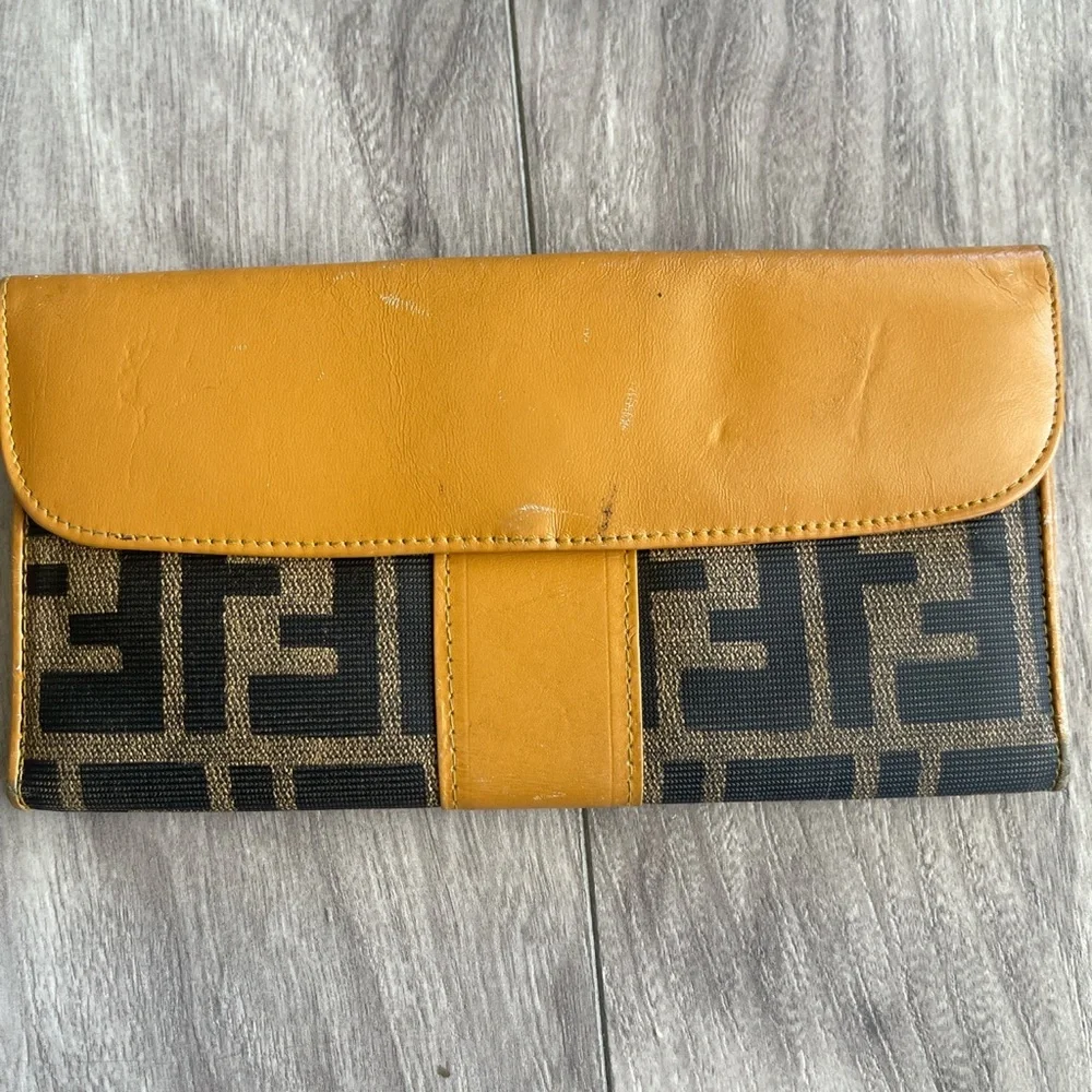Vintage Fendi wallet - Picture 2 of 4
